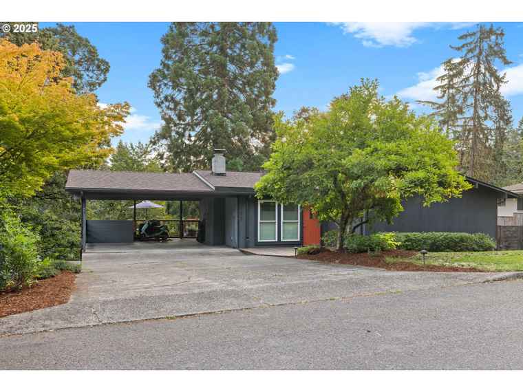 Photo of 19623 White Cloud Cir West Linn, OR 97068