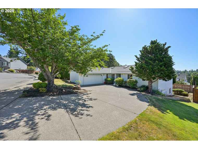 Photo of 1392 Cathlamet Ct Salem, OR 97304