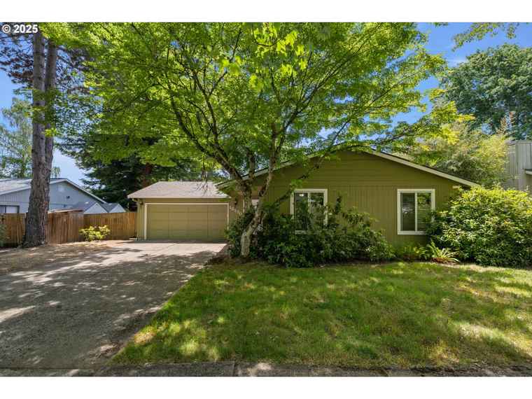 Photo of 13170 SW Haystack Dr Beaverton, OR 97008