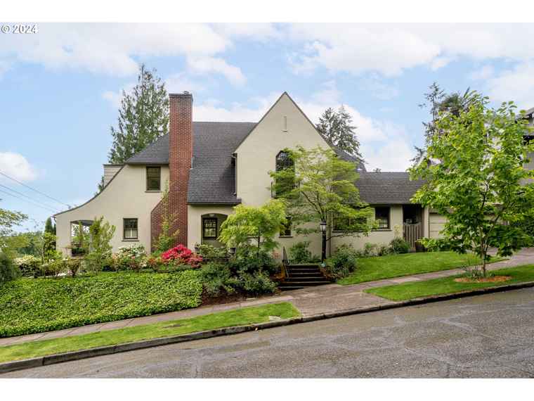 Photo of 2116 SW 19th Ave Portland, OR 97201