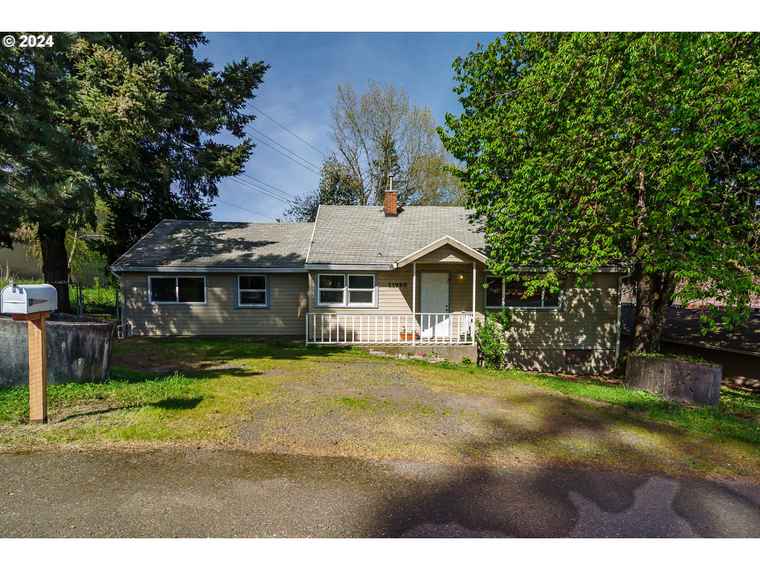 Photo of 11980 SW Corby Dr Portland, OR 97225