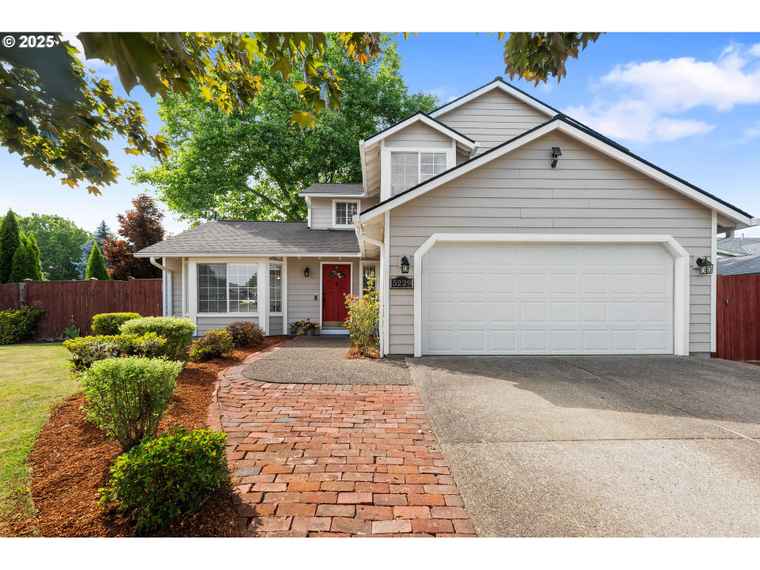Photo of 5229 NE Stanchion Ct Hillsboro, OR 97124