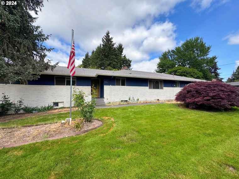 Photo of 11977 SE 56th Ave Milwaukie, OR 97222