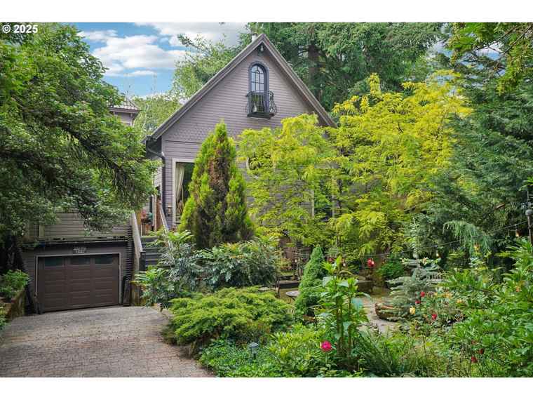 Photo of 3135 SE Van Waters St Milwaukie, OR 97222