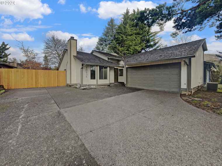 Photo of 10835 SW Summer Lake Dr Portland, OR 97223