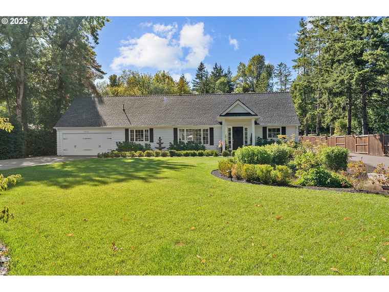 Photo of 2025 Wembley Park Rd Lake Oswego, OR 97034