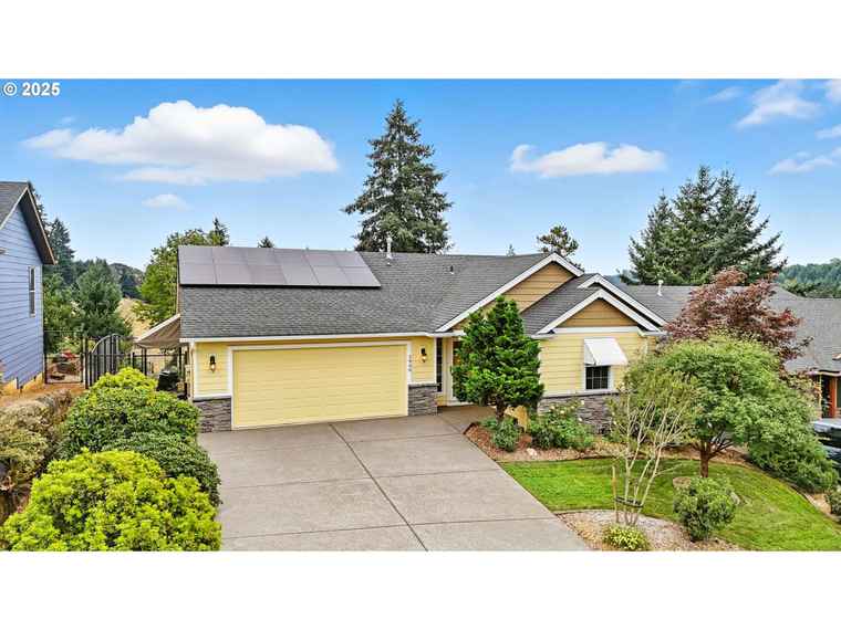 Photo of 5940 Summerside St SE Salem, OR 97306