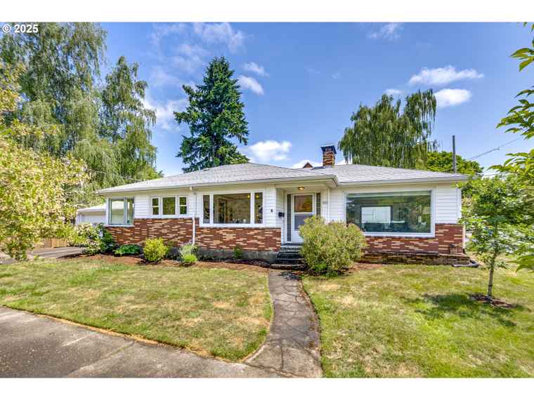Photo of 936 SE 55th Ave Portland, OR 97215
