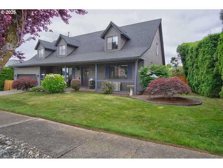 Photo of 3110 SW 30th St Gresham, OR 97080