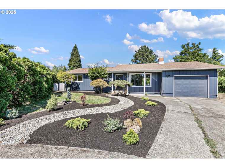 Photo of 1267 Kenray Loop Springfield, OR 97477