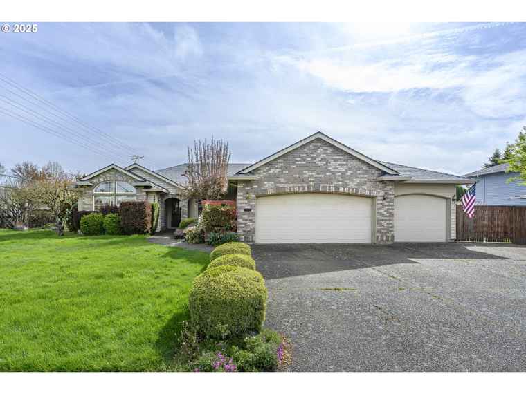 Photo of 2286 NW Michelbook Ln McMinnville, OR 97128