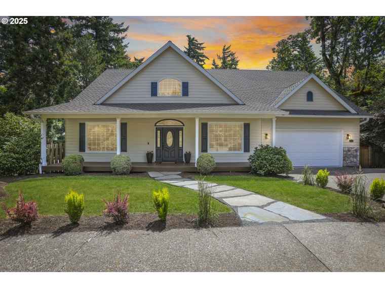Photo of 6609 Palomino Cir West Linn, OR 97068