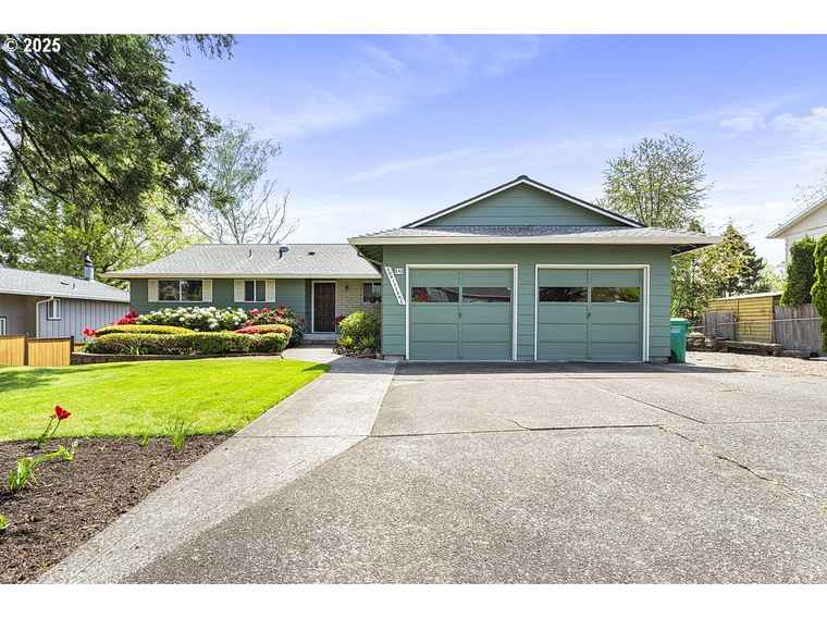 Photo of 540 NE 23rd Pl Gresham, OR 97030