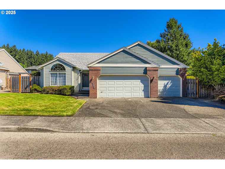 Photo of 1552 NE 19th Loop Canby, OR 97013