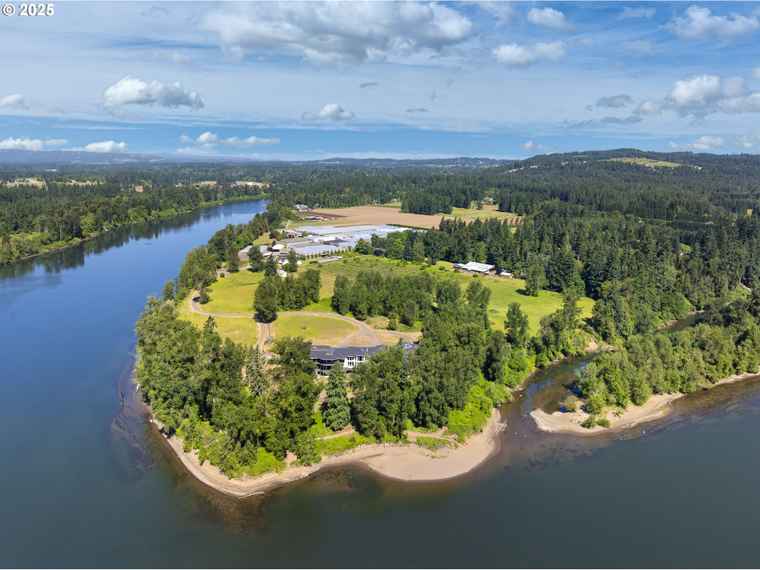 Photo of 32088 SW Peach Cove Rd West Linn, OR 97068