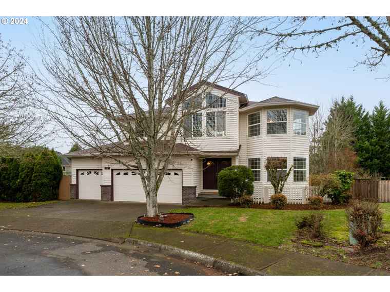 Photo of 14573 NW Evergreen St Portland, OR 97229