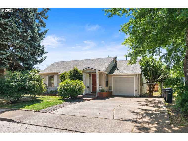 Photo of 1249 Parker St Springfield, OR 97477
