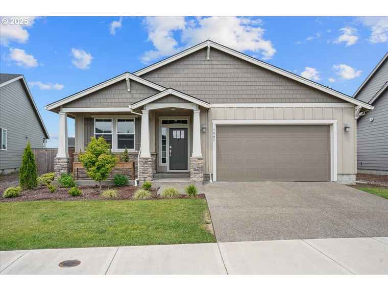 Photo of 1925 N Ivy St Canby, OR 97013