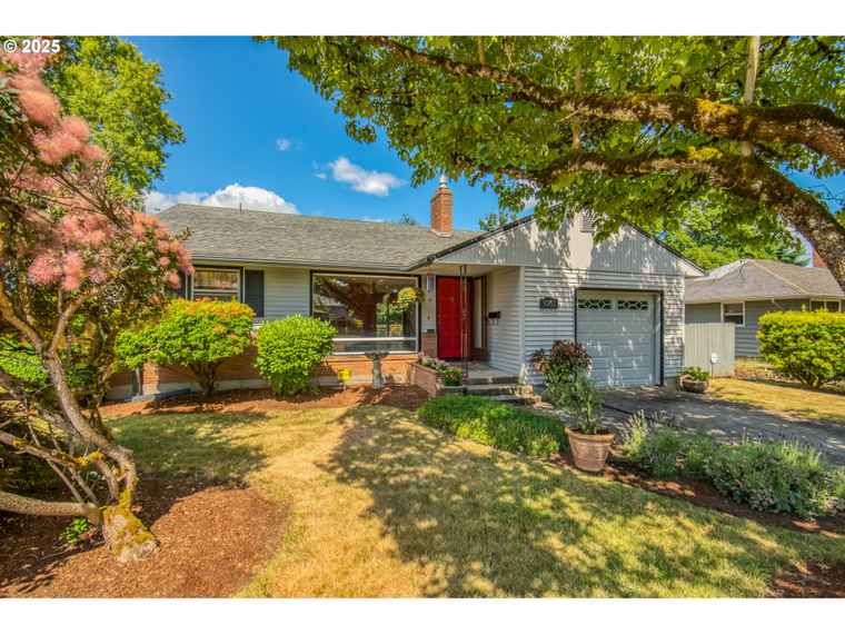Photo of 9751 SE 49th Ave Milwaukie, OR 97222