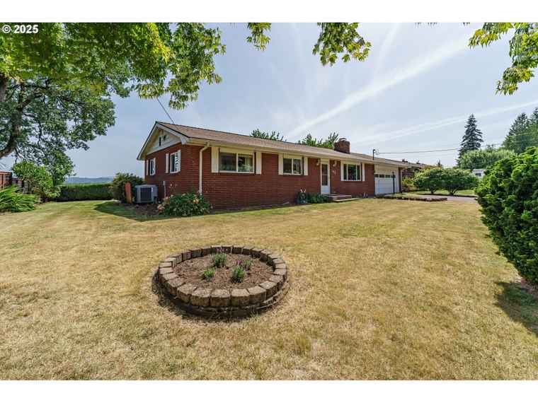 Photo of 1938 NW Sierra Ln Camas, WA 98607