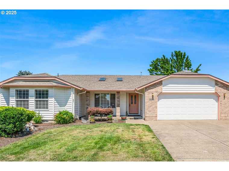 Photo of 1691 NE Grandhaven St McMinnville, OR 97128