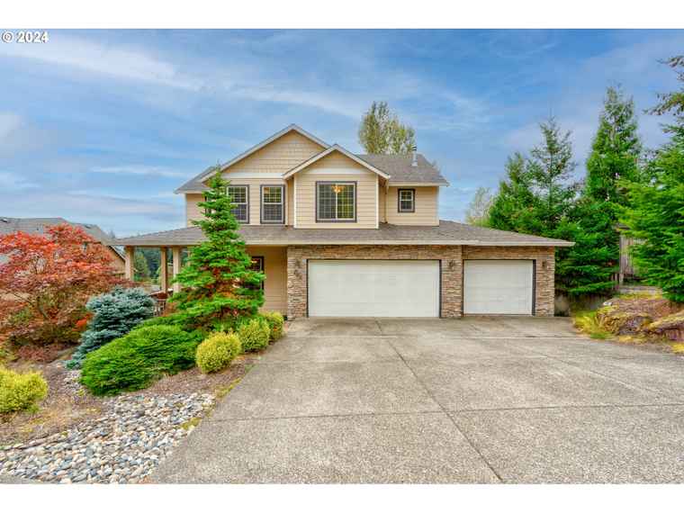 Photo of 680 N R St Washougal, WA 98671