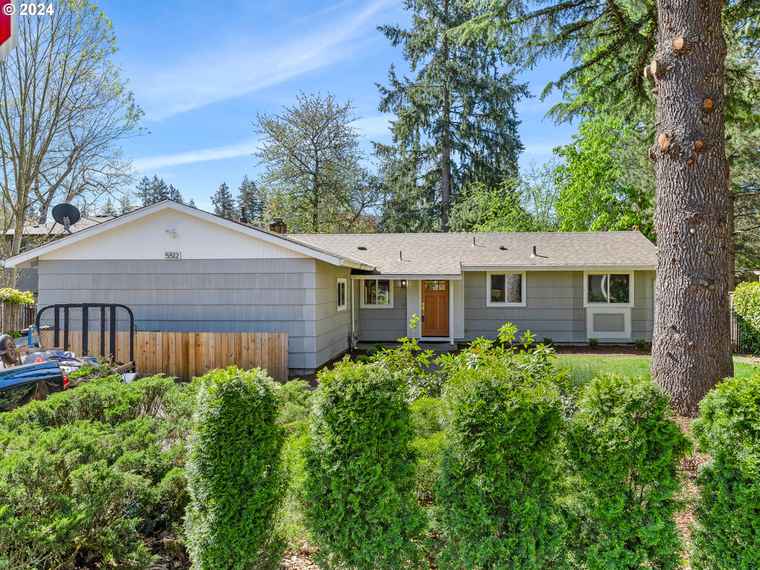 Photo of 5512 SW Childs Rd Lake Oswego, OR 97035