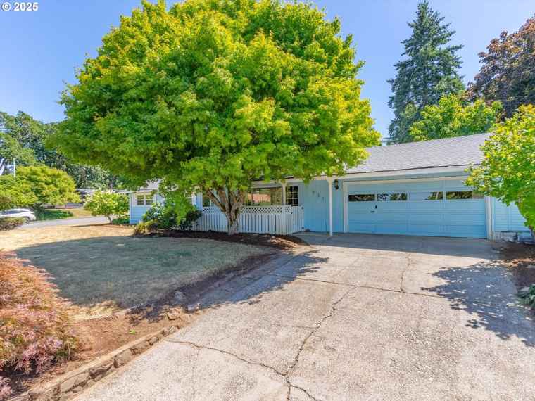 Photo of 931 Windemere Dr NW Salem, OR 97304
