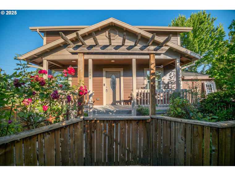 Photo of 1094 NE Conifer Blvd Corvallis, OR 97330