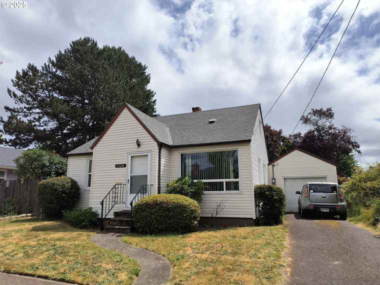 Photo of 1326 NE Galloway St McMinnville, OR 97128