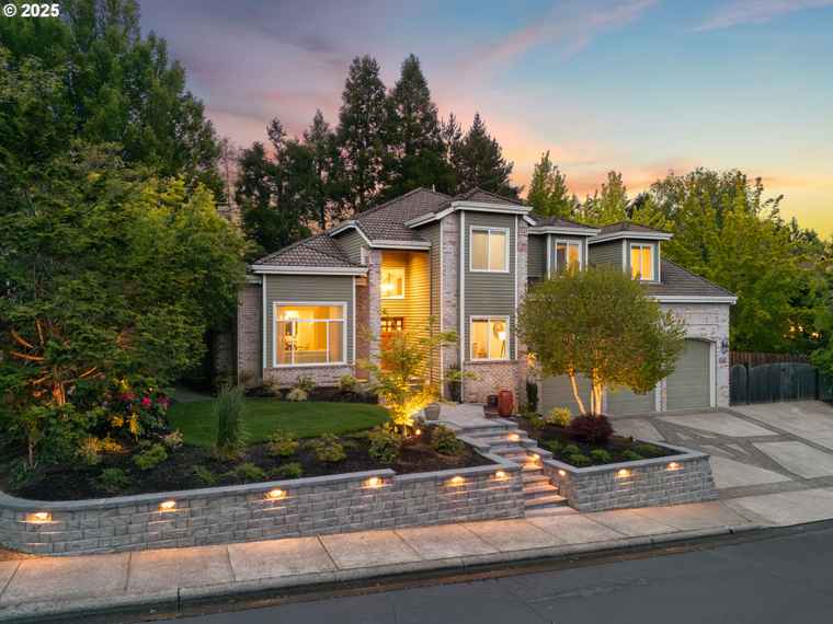 Photo of 14735 NW Mitchell St Portland, OR 97229