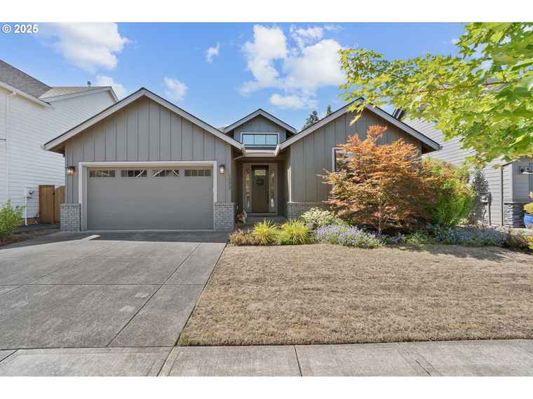 Photo of 1575 NE 17th Ave Canby, OR 97013