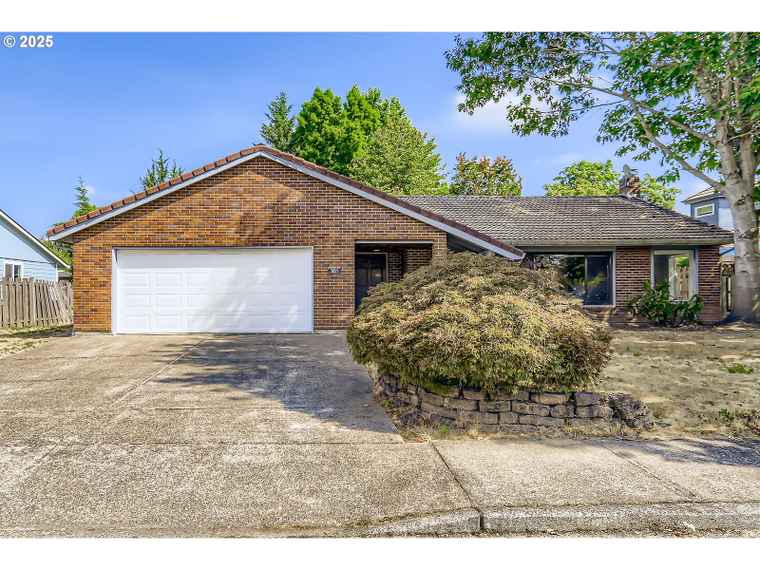 Photo of 885 NE Baldwin St Hillsboro, OR 97124