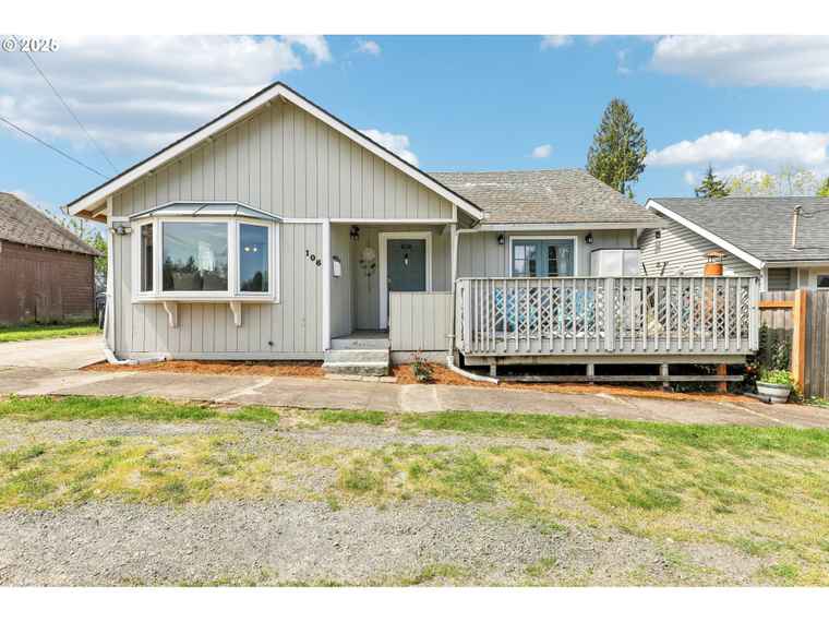 Photo of 106 Eluria St Oregon City, OR 97045