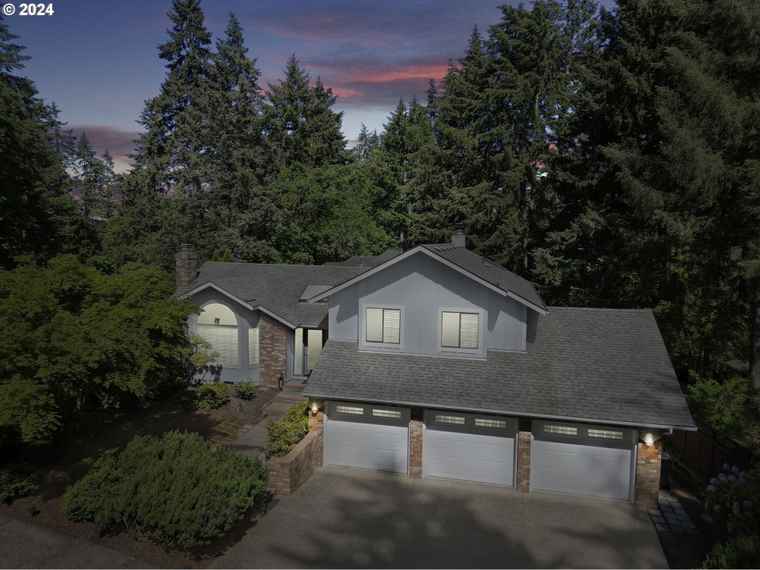 Photo of 3275 Opal Ln Eugene, OR 97405