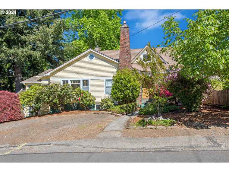 Photo of 8808 SE 43rd Ave Milwaukie, OR 97222