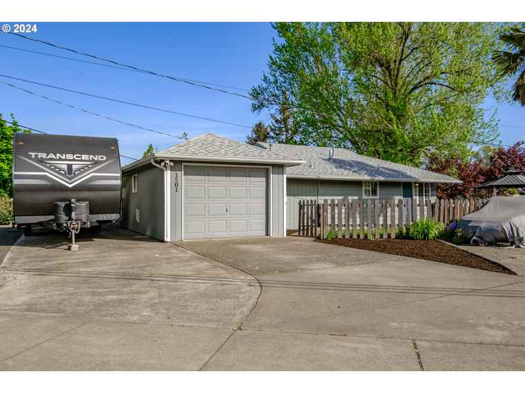 Photo of 1501 34th Ave Albany, OR 97322