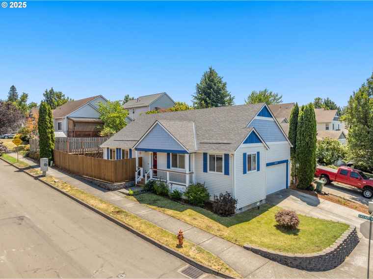 Photo of 19026 Barrington Ave Sandy, OR 97055