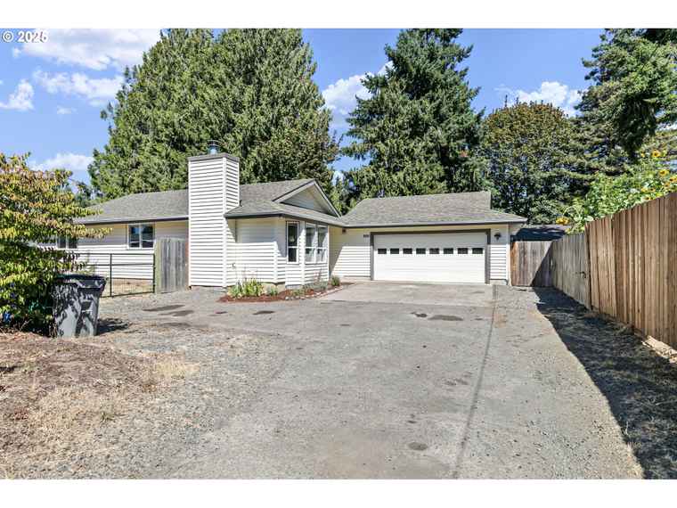 Photo of 2331 E Irwin Way Eugene, OR 97402