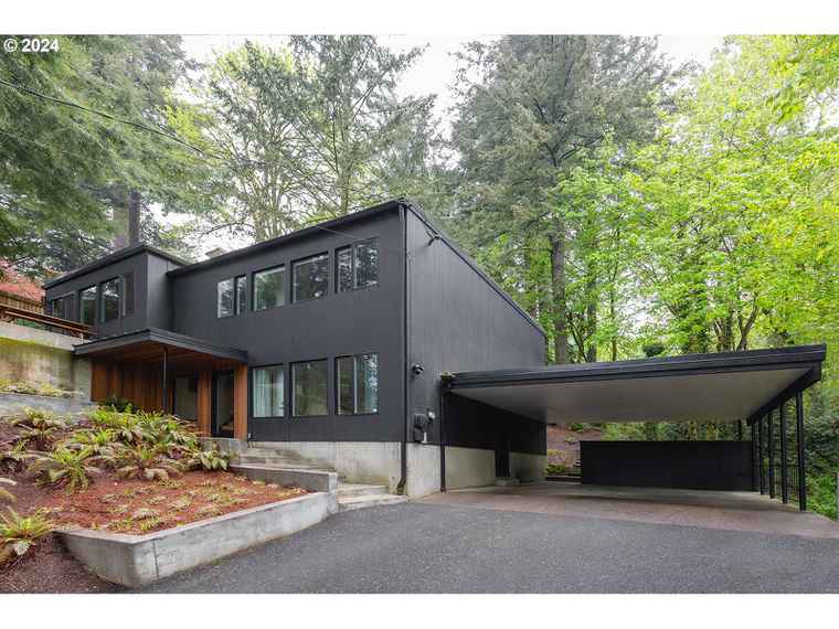 Photo of 745 SW Westwood Dr Portland, OR 97239