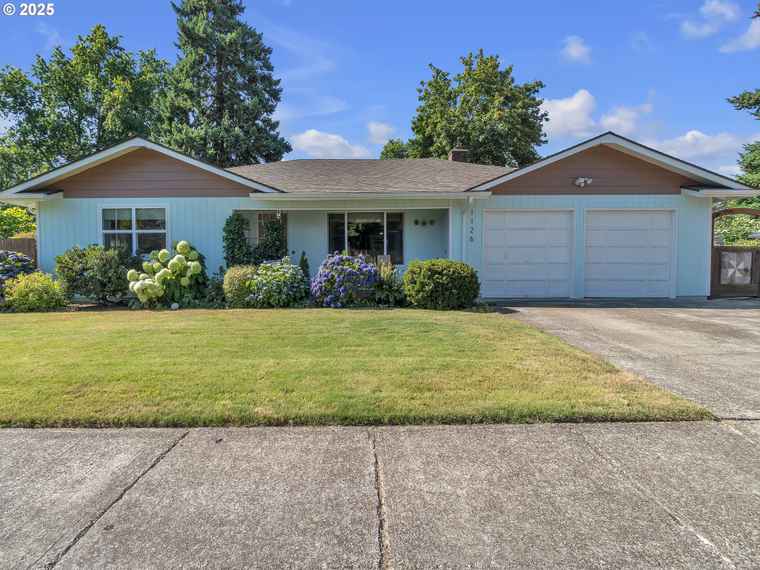 Photo of 1126 NE 30th St McMinnville, OR 97128