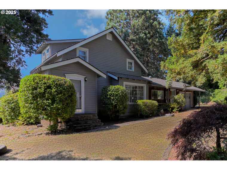 Photo of 690 Tulip Ln Salem, OR 97304