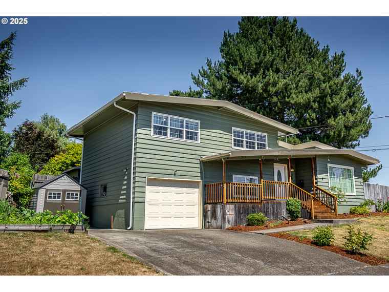 Photo of 4657 SE Franklin St Milwaukie, OR 97222