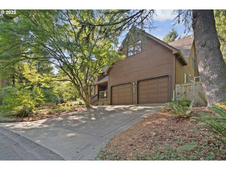 Photo of 1 Icarus Loop Lake Oswego, OR 97035