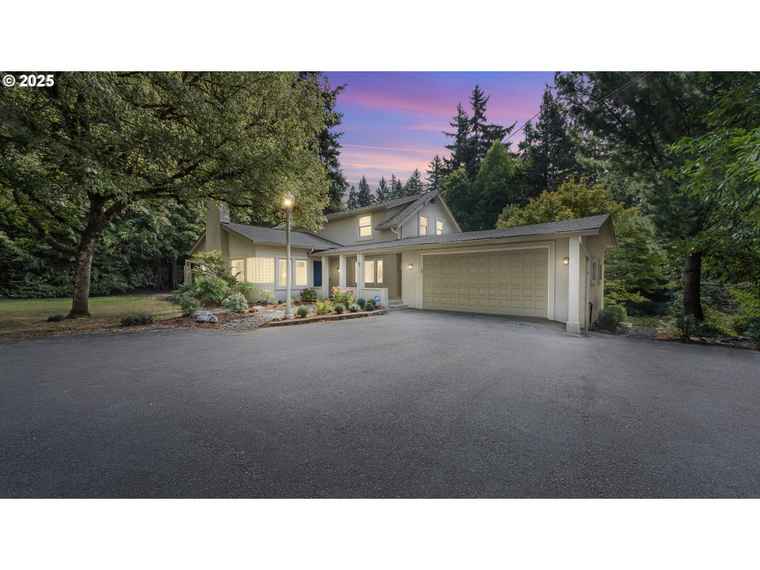 Photo of 1604 Country Club Rd Lake Oswego, OR 97034