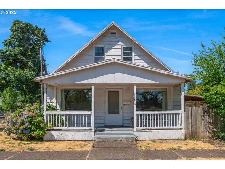 Photo of 603 E 6th St Newberg, OR 97132