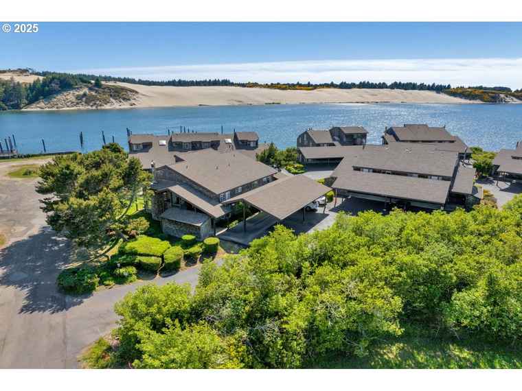 Photo of 1080 Bay St #19 Florence, OR 97439