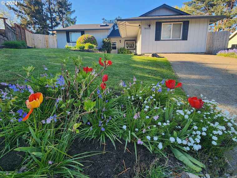 Photo of 14605 SW May Ct Sherwood, OR 97140