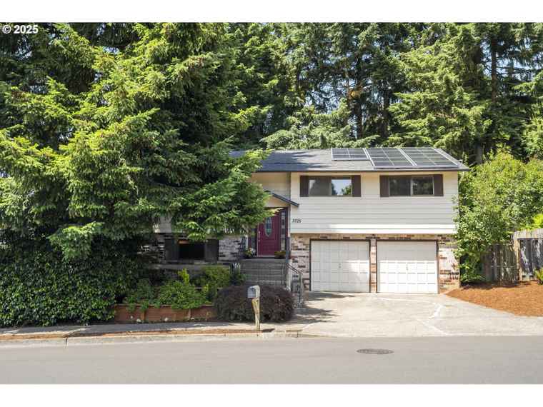 Photo of 3725 NW 1st St Gresham, OR 97030