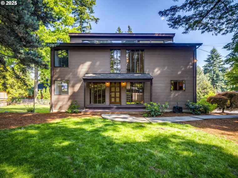 Photo of 7785 SW West Slope Dr Portland, OR 97225